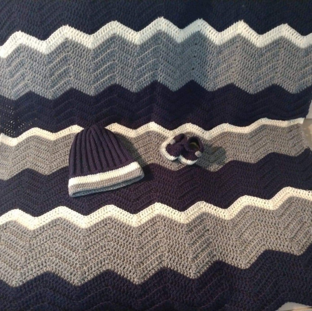 Crochet blanket beanie and booties